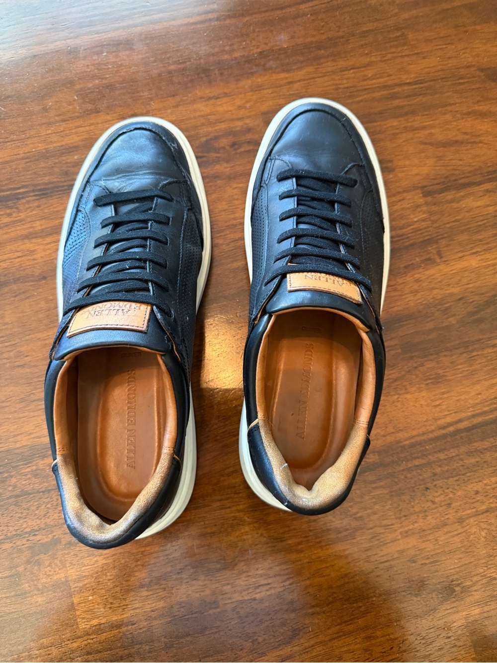 Allen Edmonds Oliver Black Leather Low-Top Sneakers with White Sole, elastic